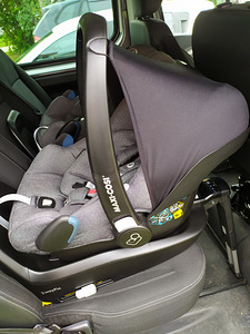 Люлька maxi-cosi cabriofix и основа isofix (8 фото из 8)