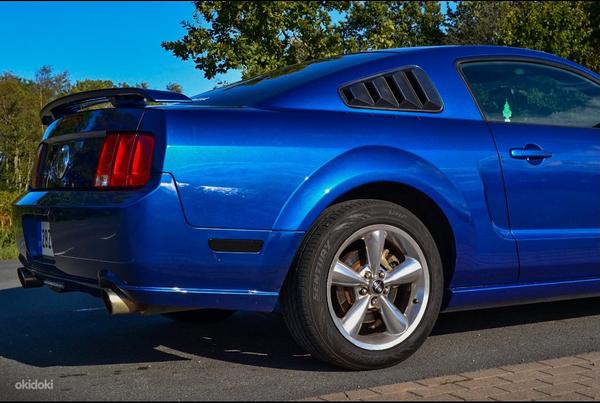 Mustang GT Premium (фото #4)