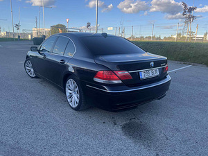 BMW 740i (10 foto / 15)
