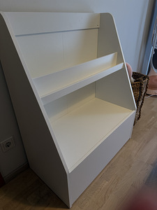 Bookshelf for kids (1 foto / 3)