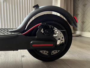 Xiaomi Mi Scooter M365 Pro (1st gen) (6 foto / 10)