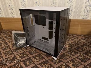 PC Case Lian Li O11 Dynamic XL ROG Certified (7 foto / 9)