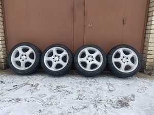 Pirelli naelrehvid 225/45/R17 koos Mercedes-Benz veljedega. (1 foto / 6)