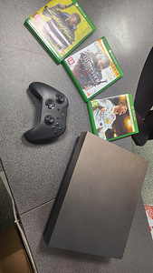 Xbox one x 1tb 4k + 3tk Game (1 foto / 3)