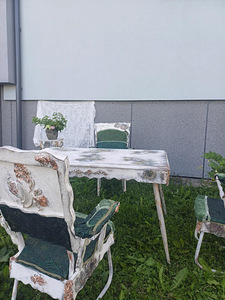 Eksklusiivne lauakomplekt 4 tooli ja lillepostiga (6 foto / 10)