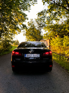 LEXUS IS220 2006 (4 foto / 6)