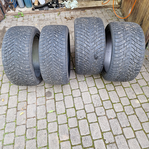Nokian naastrehvid 275/40/20 ja 315/35/20 (1 foto / 4)