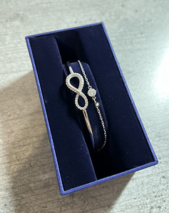 Swarovski Infinity Collection Bracelet (1 foto / 3)