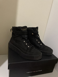 Tommy Hilfiger jalanõud 38 (2 foto / 2)