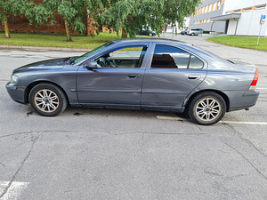Volvo s60 2.4 93kw (9 foto / 10)