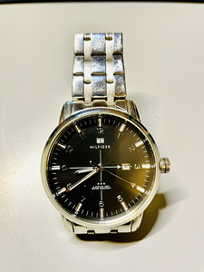 Tommy Hilfiger watch (1 foto / 1)
