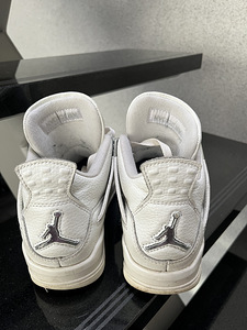 Air Jordan (1 фото из 3)