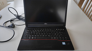 Fujitsu Lifebook E546 (7 фото из 10)