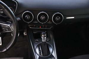 Audi TT S-line 2.0 169kW (10 foto / 15)