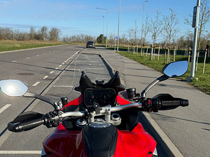 Ducati Multistrada V4S Travel&Radar (3 фото из 10)