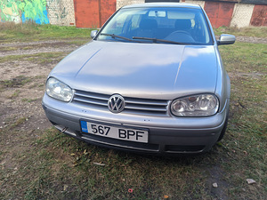 Volkswagen Golf (2 foto / 10)
