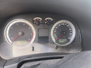 Volkswagen Golf (9 foto / 10)