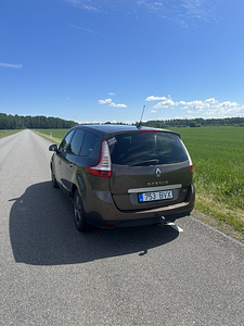 Renault Megane Scenic (3 фото из 8)