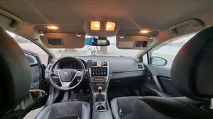 Toyota Avensis (6 foto / 10)