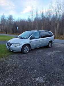 Chrysler Grand Voyager (3 foto / 10)