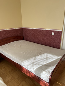 Полноценная деревянная кровать с матрасом 2 шт.