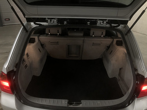 BMW 330Xi (9 foto / 11)