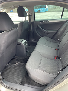 Volkswagen Jetta 2014 (4 foto / 9)