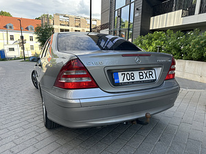 Mercedes-Benz C 180 1.8 105kW (6 foto / 13)