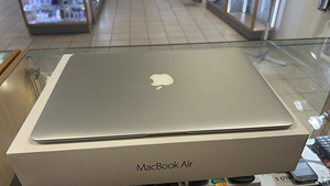 Macbook Air 13 (2015) grey heas seissukorras (6 foto / 7)