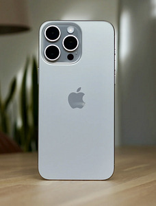iPhone 15 Pro Max 256GB Natural titanium Heas seissukorras (1 foto / 2)