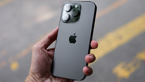 iPhone 16 Pro 128Gb Black heas seissukorras (1 foto / 2)