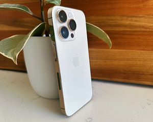 iPhone 14 Pro 256Gb Gold (1 foto / 2)