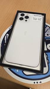 iPhone 12 Pro Max 256Gb Silver heas seissukorras (1 foto / 4)