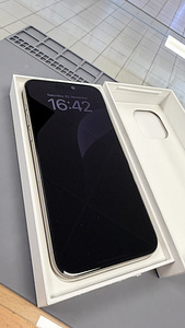 Apple iPhone 15 Pro Max 256Gb Natural Titanium (3 foto / 5)