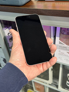 iPhone 15 Plus 128Gb Roosa v heas seissukorras (2 foto / 6)
