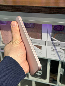 iPhone 15 Plus 128Gb Roosa v heas seissukorras (6 foto / 6)