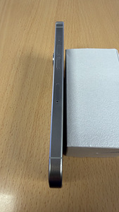 iPhone 15 Pro 256Gb Titanium White v heas korras (4 foto / 4)