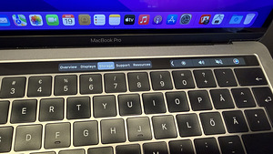 Apple MacBook Pro 13" A1706 2016 v heas korras (7 foto / 10)