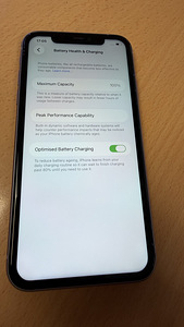 iPhone 11 256Gb Violet v heas korras (4 foto / 4)