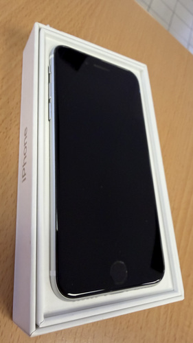 iPhone SE2 128Gb Белый в очень хорошем состоянии