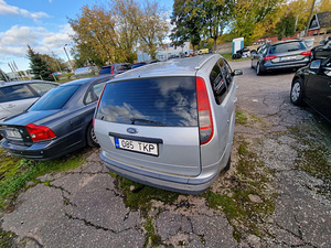 Ford Focus 1.6, diesel, automaat (5 foto / 6)