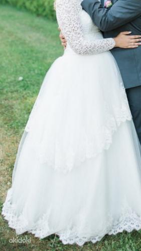 Красивое свадебное платье с кружевом и длинным рукавом (М-L) (фото #4)