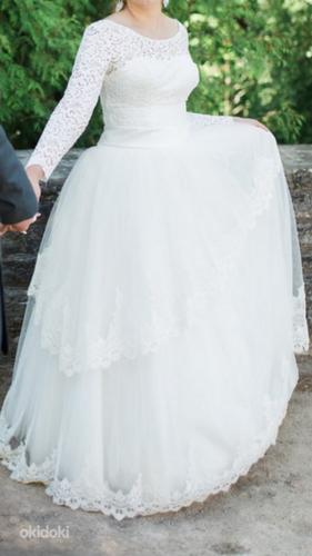 Красивое свадебное платье с кружевом и длинным рукавом (М-L) (фото #5)