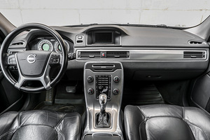 Аренда автомобиля - Volvo V70 (3 фото из 3)