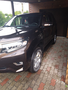Toyota Land Cruiser (11 foto / 13)