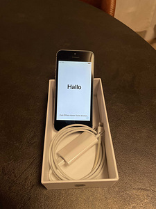 iPhone 5S продается (3 фото из 3)