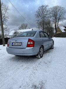 Kia Cerato 2005 (3 фото из 13)