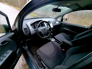 Honda Jazz Автомат (9 фото из 10)