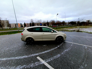 SEAT ALTEA XL (3 foto / 8)
