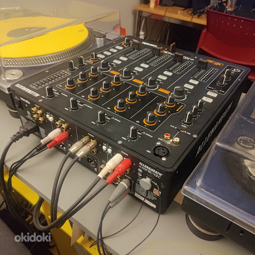 Allen & Heath XONE:43C DJ mixer koos tolmukattega (foto #2)